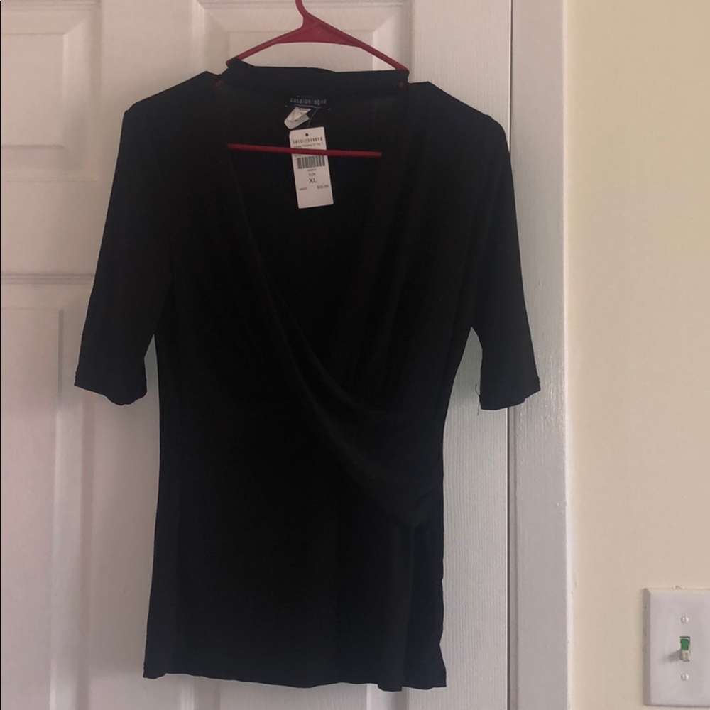Low cute black top.